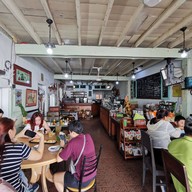 บรรยากาศ Madam Pahtehh 2515 หมากแข้ง