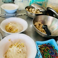 ต้อมก๋วยเตี๋ยวปลาท่าอุเทน ท่าอุเทน