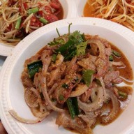 ร้านส้มตำบาส&รุ่ง