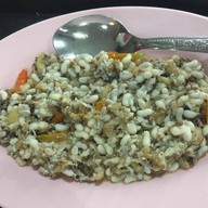 ร้านอาหารเฟื่องฟ้า