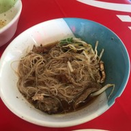 ก๋วยเตี๋ยว 8 บาท