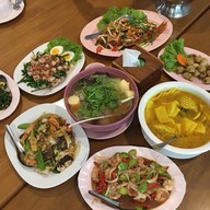 ร้านอาหารเฟื่องฟ้า