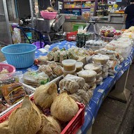 กะทิสด ขนมจีน ตลาดบางบัวทอง