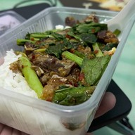 ข้าวผัดช้อนทองกะเพราช้อนเงิน ลำลูกกา คลอง4