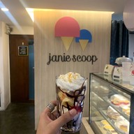 Janie Scoop นิมมาน