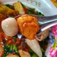 เมนูของร้าน เจ๊หมวย ก๋วยเตี๋ยวเย็นตาโฟ (ลูกชิ้นกุ้งทำเอง)