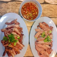 เมนูของร้าน แซ่บอิสาน ลาบยโส (เส้นหลังค่ายสุรนารี)