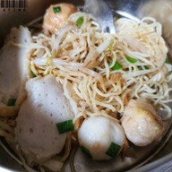 เมนูของร้าน มุ้ย ลูกชิ้นปลาวรจักร