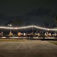 ลับหมูกระทะริมน้ำ