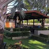 บ้านตากคาเฟ่ ไวน์ แอนด์ การ์เด้นท์