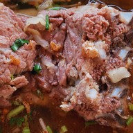 ก๋วยเตี๋ยวดู๋ดี๋ ชักธงชัยบรมไตรฯ วัดจันทร์