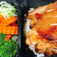 ลาบเหนือ ข้าวซอย by หมูอ้วน หมู่บ้านคริสตัล(42/87)