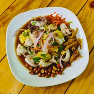 สุดแซ่บยำมะม่วงทะเลสด ม.กรุงเทพ