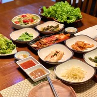 KO KUNG Korean BBQ ( traditionally) สุขุมวิท 26