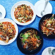 สุดแซ่บยำมะม่วงทะเลสด ม.กรุงเทพ