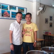 ร้านข้าวแกง "ครัวใต้" (แปดริ้ว)