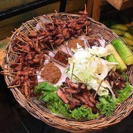 หมูปลาร้า&ปลาดุกซิ่ง สุดแซ่บ ห้วยขวาง-ดินแดง