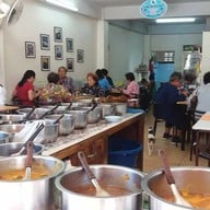 ร้านข้าวแกง "ครัวใต้" (แปดริ้ว)