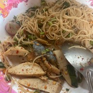 ร้านอร่อยจริง ราม 2 (กะเพราถาดอร่อยจริง)