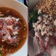 ก๋วยเตี๋ยวดู๋ดี๋ ชักธงชัยบรมไตรฯ วัดจันทร์