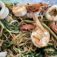 เปเป้ราดหน้า คลองสี่