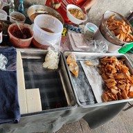 เมนูของร้าน ข้าวแลมฟืนทอด ข้าวแลมฟืนยำ