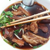 เมนูของร้าน ก๋วยเตี๋ยวเนื้อบิ๊กสุราชวัตร Bigsu beef noodle 陈牛肉面-曼谷 ราชวัตร