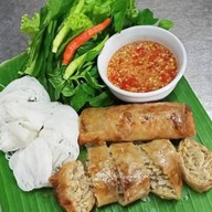 แม่อู๊ด อาหารเวียดนามแอนด์เบเกอรี่(อ๋า..ลูกชาย)