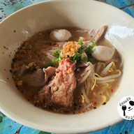 เมนูของร้าน ก๋วยเตี๋ยวหมูมะนาวเจ๊แอ๊ด