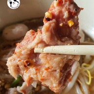 เมนูของร้าน ก๋วยเตี๋ยวหมูมะนาวเจ๊แอ๊ด