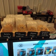 บรรยากาศ (โกโก้ คาร์ท) Cocoa Cart Garage ทองหล่อ ทองหล่อ