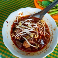 เมนูของร้าน ขนมจีนป้าดา เจ้าเก่าหลังนารีรัตน์ ประตูชัย