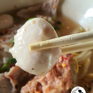 เมนูของร้าน ก๋วยเตี๋ยวหมูมะนาวเจ๊แอ๊ด