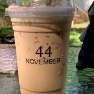 44November coffee (ซอยตรอกมะยม เทศบาล13) 44November