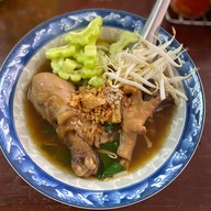 ร้านกินอิ่ม ถนนชาตะผดุง(หลังอนามัยแม่และเด็ก)