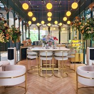 SLOANE CAFE Siam Square One