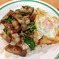 ร้านก๋วยเตี๋ยวรวยเส้น & อาหารตามสั่ง ลำปาง (อัศวิน) สาขา1