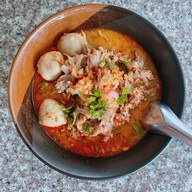 ร้านก๋วยเตี๋ยวรวยเส้น & อาหารตามสั่ง ลำปาง (อัศวิน) สาขา1