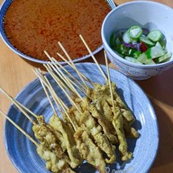 เมนูของร้าน หมูสะเต๊ะแม่เฉลียว  (Moo satay mae cha liew)