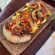 ร้านกินอิ่ม ถนนชาตะผดุง(หลังอนามัยแม่และเด็ก)