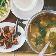 ป่าสักริมโขง - ต้มไก่บ้าน