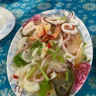 โรจน์ ซีฟู้ด