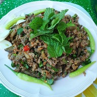 เมนูของร้าน แม่น้ำหวานลาบก้อย