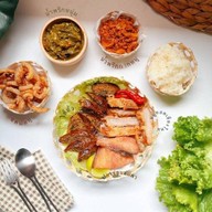 มาดามไส้อั่ว ปิ่นเกล้า