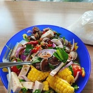 ขวัญใจ ยำมะม่วงปูม้า ตลาดสดโต้รุ่งทวีผล ศูนย์การค้าวรรัตน์