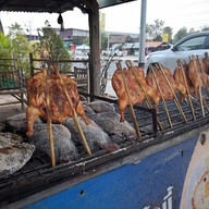 ไก่ย่างแปดริ้ว -