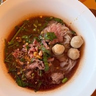 ร้านก๋วยเตี๋ยวแซ่บเวอร์ ท่าอุเทน