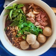 ก๋วยเตี๋ยวลุงหล้า ท่าเดื่อ