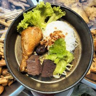 ก๋วยเตี๋ยวไก่ตุ๋น กฤตยา  เดอะ สตรีท รัชดา โซน Take Home