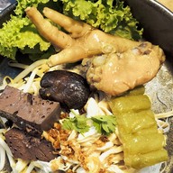 ก๋วยเตี๋ยวไก่ตุ๋น กฤตยา  เดอะ สตรีท รัชดา โซน Take Home